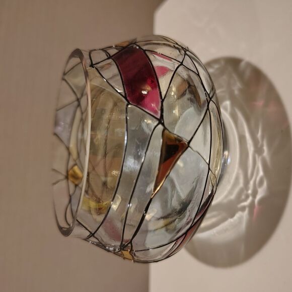 Elegant Glass Art Tealight Holder with Gold and Pink Accents. Y1 - Picture 2 of 4